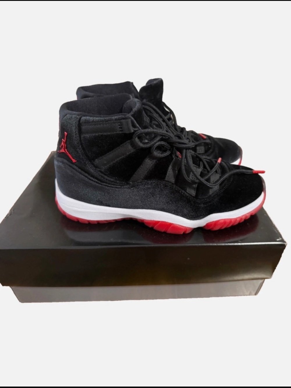 Jordan 11 Retro Velvet Bred